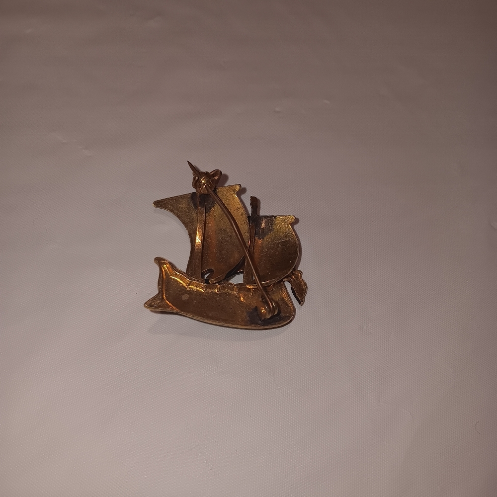 Brooch - Picture 2 of 3